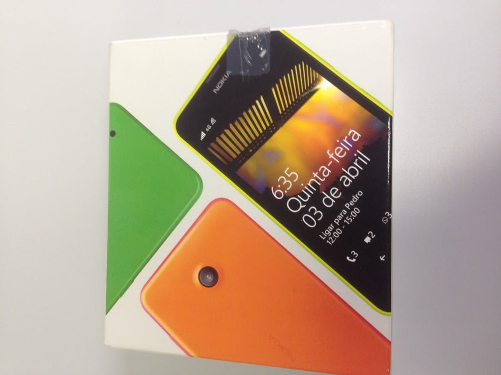 Lumia 635 na caixa