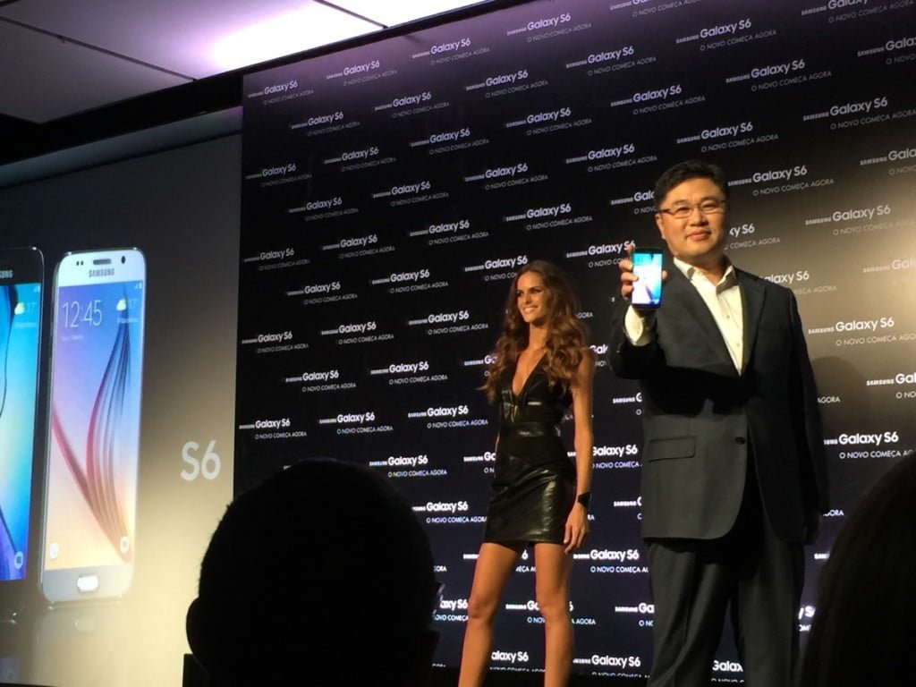 Samsung Galaxy S6 sendo apresentado Mr. Young