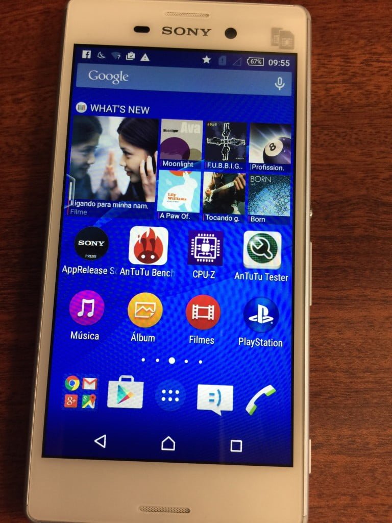 A tela do Xperia M4 ficou muito boa, ganhou mais brilho igual a do seu irmão top Z3