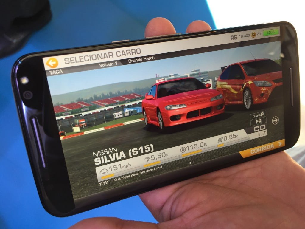 Moto X Play com um display em FullHD e um grande desempenho em jogos