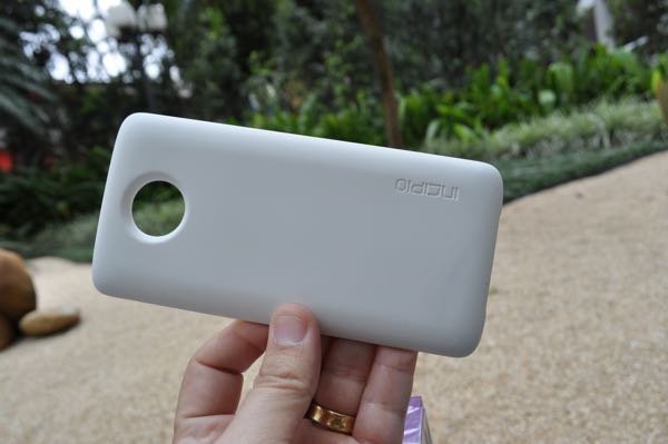 Incipio offGRID Power Pack é bem leve