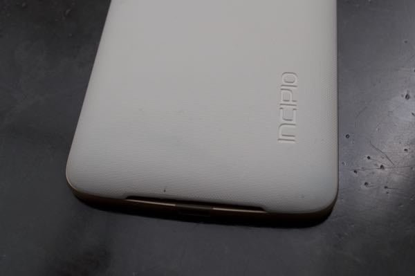 Incipio offGRID Power Pack branco suja muito, qualquer coisa já aparece