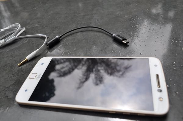 Conector do fone de ouvido.