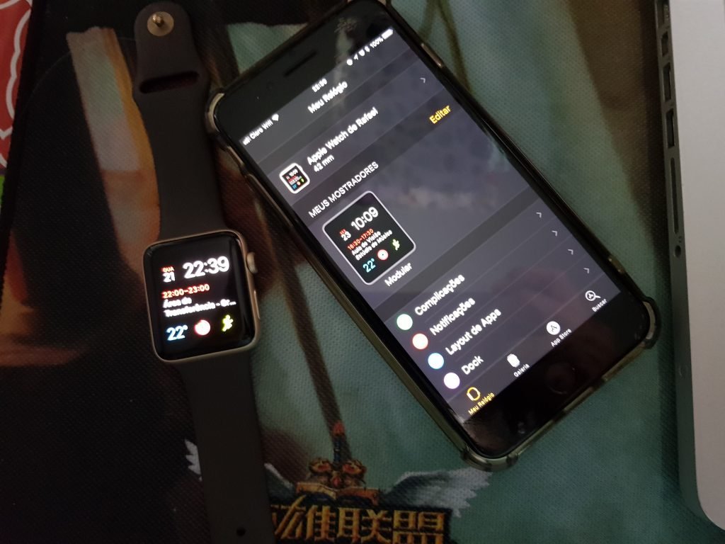 Tela do Apple Watch para você definir aplicativos e Watch faces no iPhone