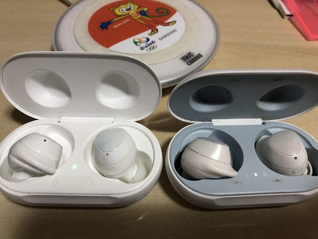 Galaxy Buds+ com dois microfones