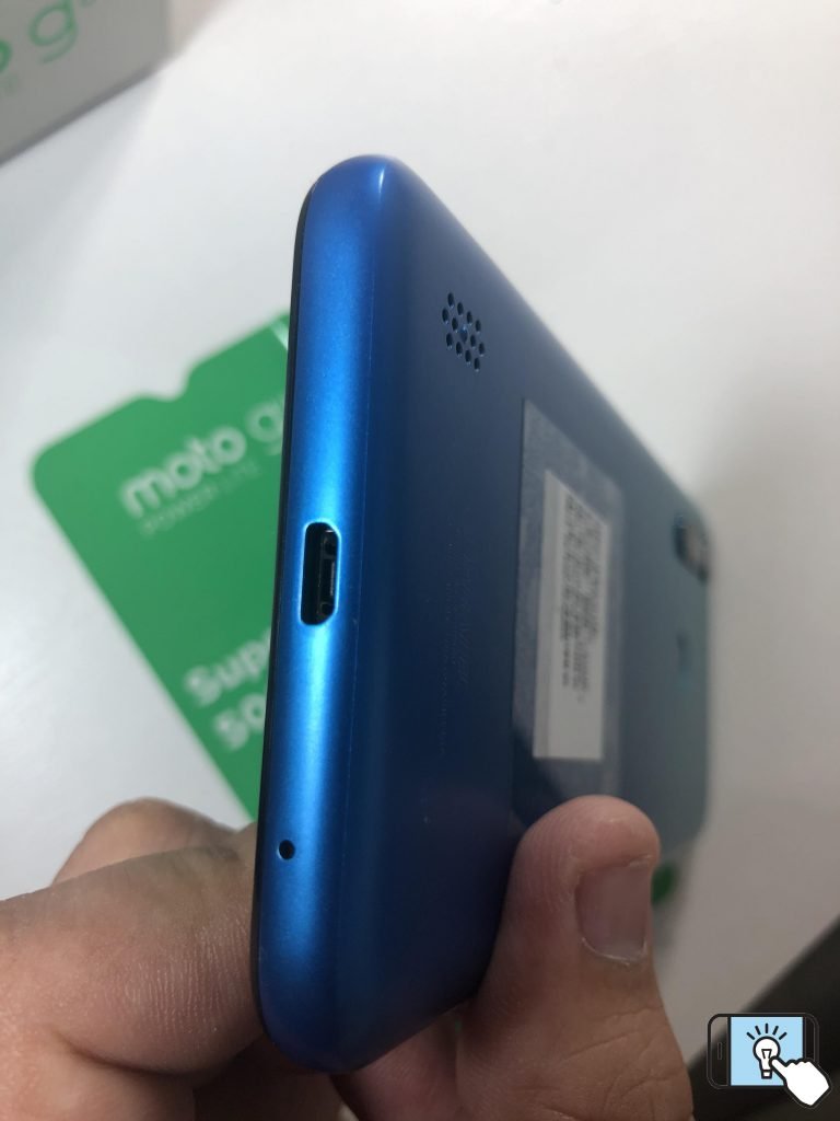 Moto G8 Power Lite com Micro USB