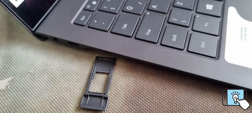 Entrada para microSD de até 1TB