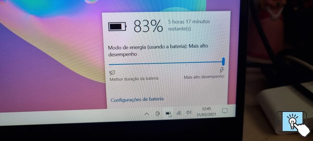 A bateria de 42 Wh te permite trabalhar alguma horas fora da tomada