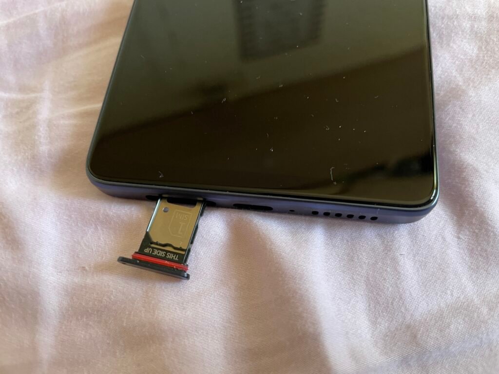 Bandeja de SIM card não aceita microSD