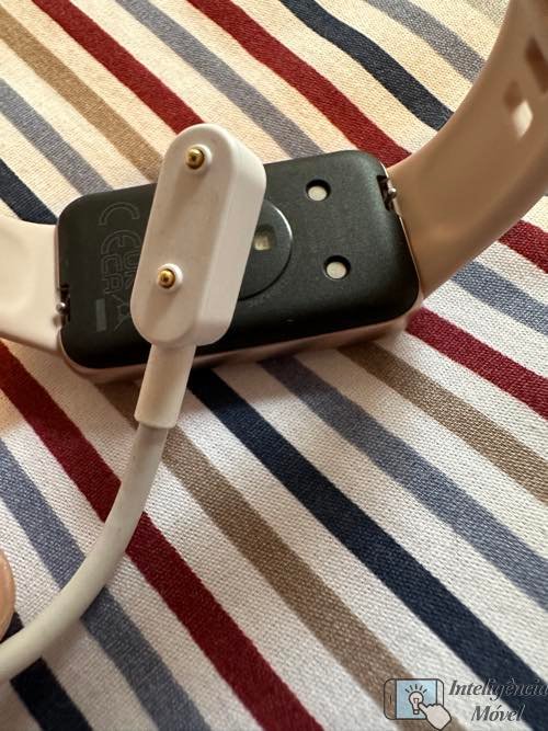 Carregador da Huawei Band 7 se manteve