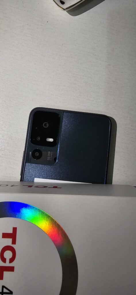 Câmeras do TCL 40SE