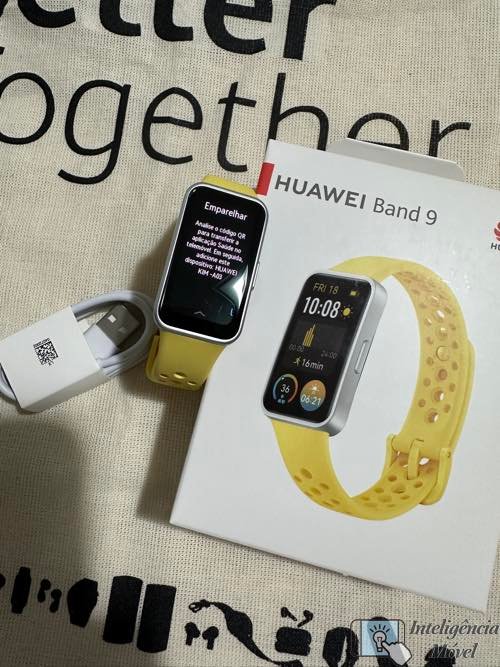 kit que compoem a caixa Huawei Band 9