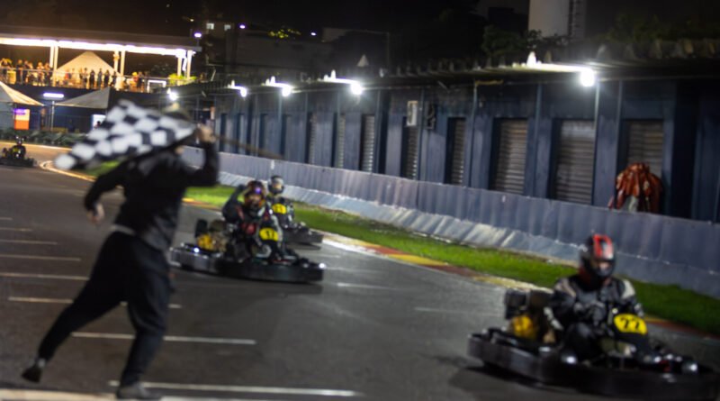 As chegadas no AKSP Interlagos Trophy costumam ser definidas na bandeirada (Foto: Emerson Santos)