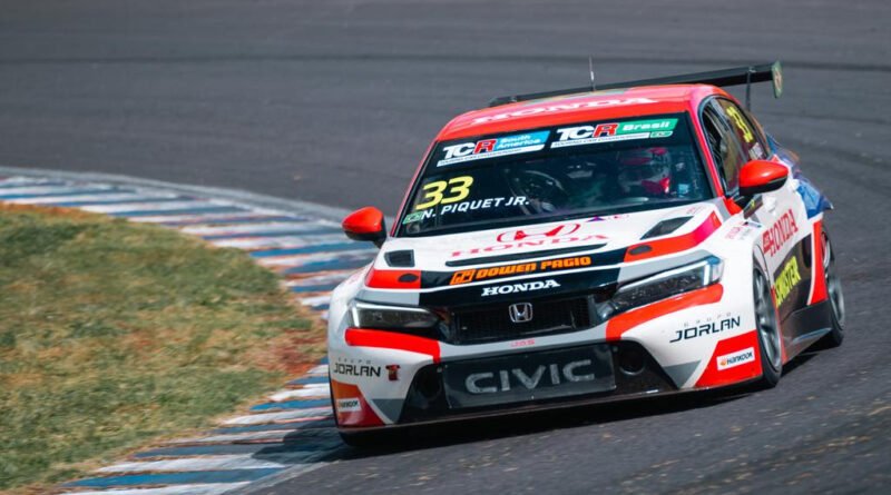 Nelson Piquet Jr. liderou a segunda sessão de treinos livres desta sexta-feira (27) (Luiz França/Vicar)