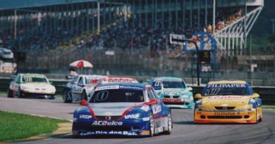 Cacá Bueno em sua primeira temporada na Stock Car em 2002