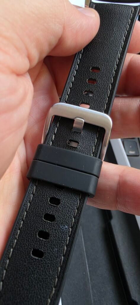 Galaxy Watch 8 Classic com a Hybrid Band