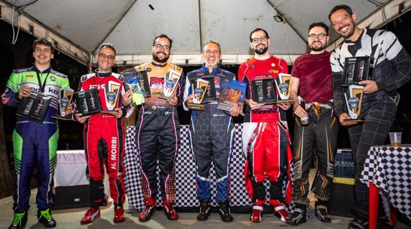 Pódio da Elite no GP Anuário Kart Motor (Foto: Emerson Santos/Onephotographymedia)