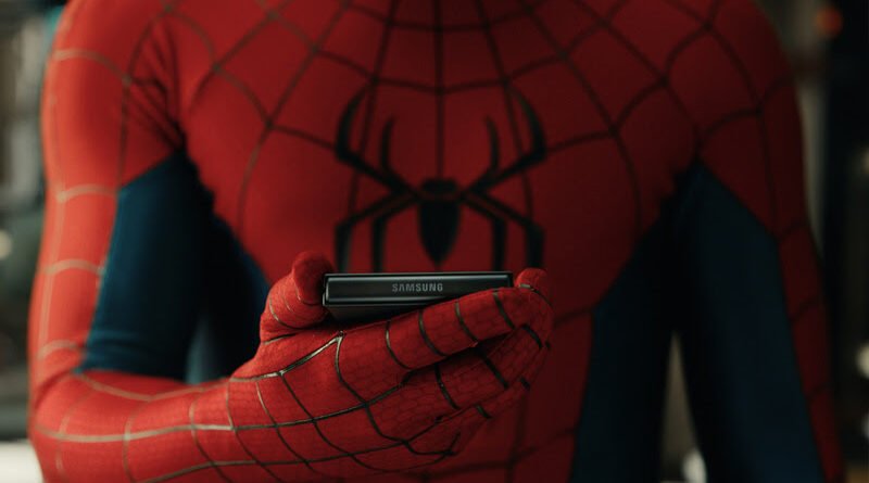 O Samsung Galaxy Z Flip aparece no mais novo filme publicitário da Samsung para "Homem-Aranha: Um Novo Dia"