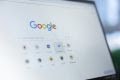 Google segue como ponto de partida de 80% da jornada de compra, mas quem aprofunda a decisão são outros canais