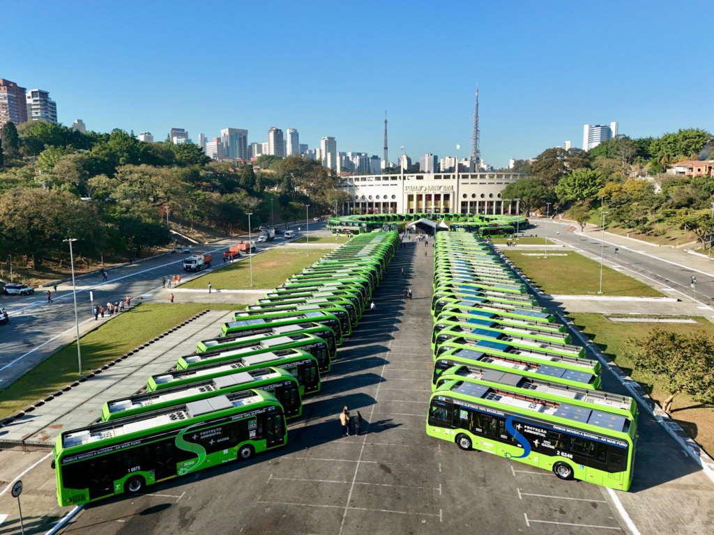 Largada da última etapa da Turismo Nacional, realizada em Cuiabá (Magnus Torquato/ Grupo Veloci)
