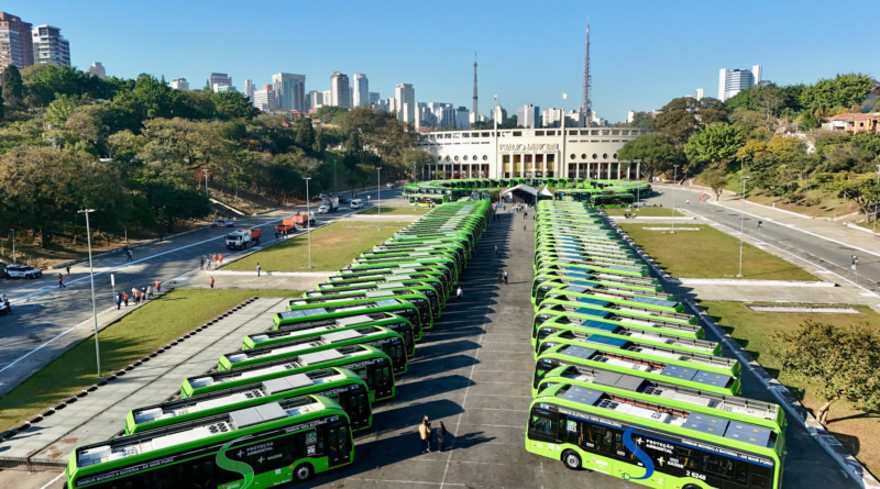 Largada da última etapa da Turismo Nacional, realizada em Cuiabá (Magnus Torquato/ Grupo Veloci)