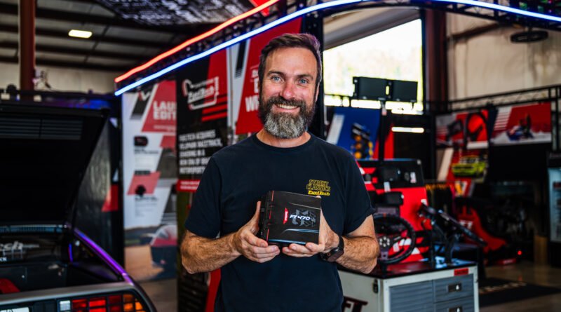 Anderson Dick com a FuelTech-FT470-ECU (Divulgação)